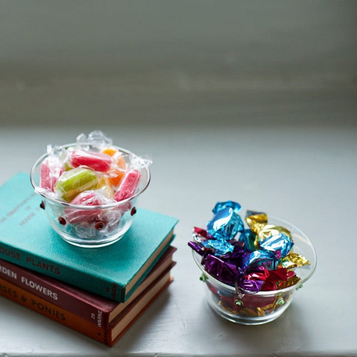 Issy Granger Green Dotty Glass Nut Bowl 